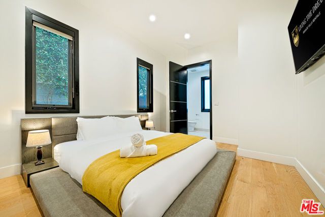 419 N Edinburgh Avenue, Los Angeles, CA 90048