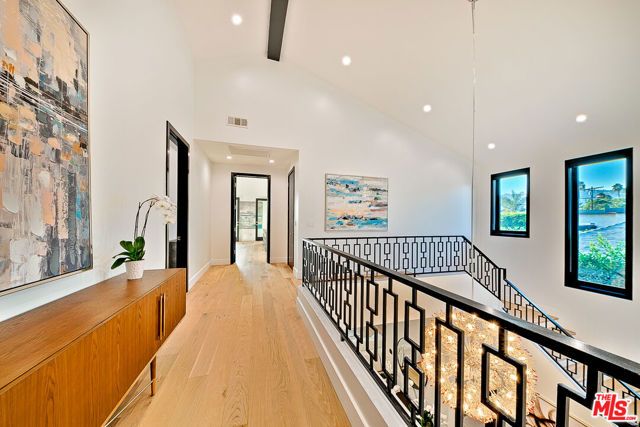 419 N Edinburgh Avenue, Los Angeles, CA 90048