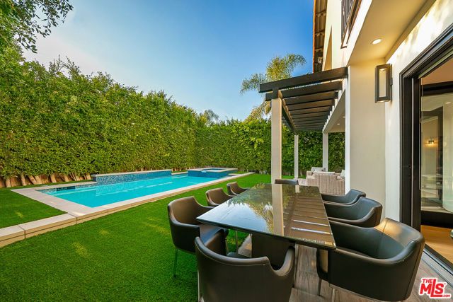 419 N Edinburgh Avenue, Los Angeles, CA 90048