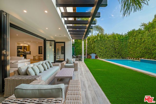 419 N Edinburgh Avenue, Los Angeles, CA 90048