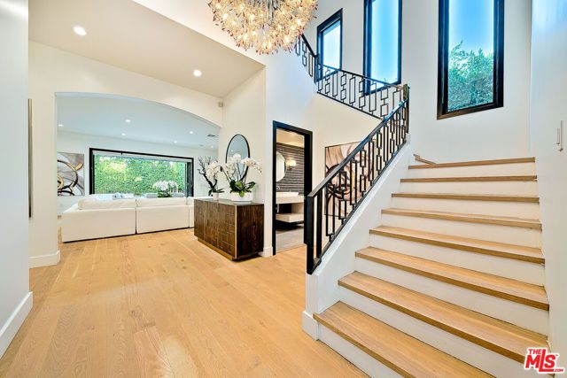 419 N Edinburgh Avenue, Los Angeles, CA 90048