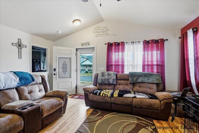 5400 LIZ RANCH RD, Cheyenne, WY 82007
