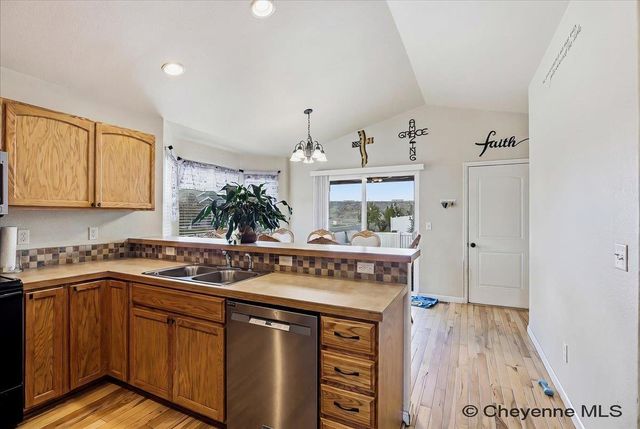 5400 LIZ RANCH RD, Cheyenne, WY 82007