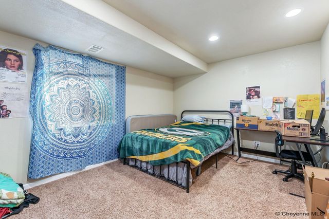 5400 LIZ RANCH RD, Cheyenne, WY 82007