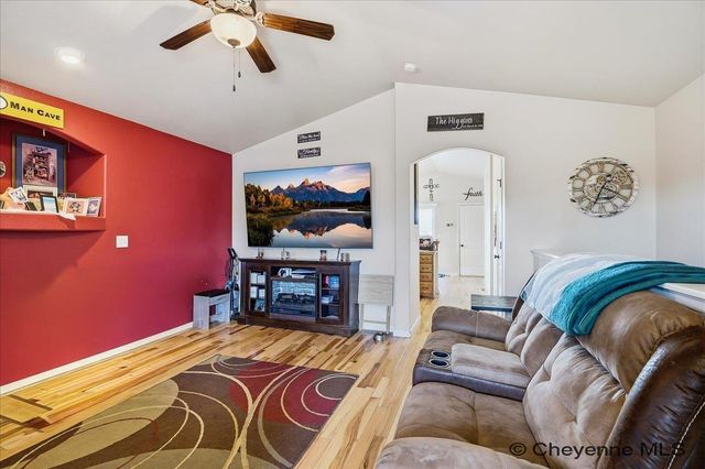 5400 LIZ RANCH RD, Cheyenne, WY 82007