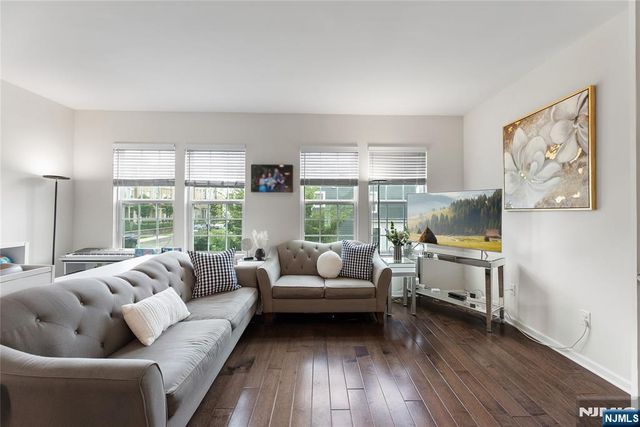 12 Marshall Lane, Wood Ridge, NJ 07075