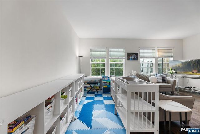 12 Marshall Lane, Wood Ridge, NJ 07075