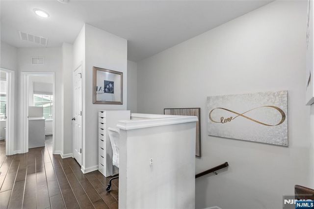 12 Marshall Lane, Wood Ridge, NJ 07075