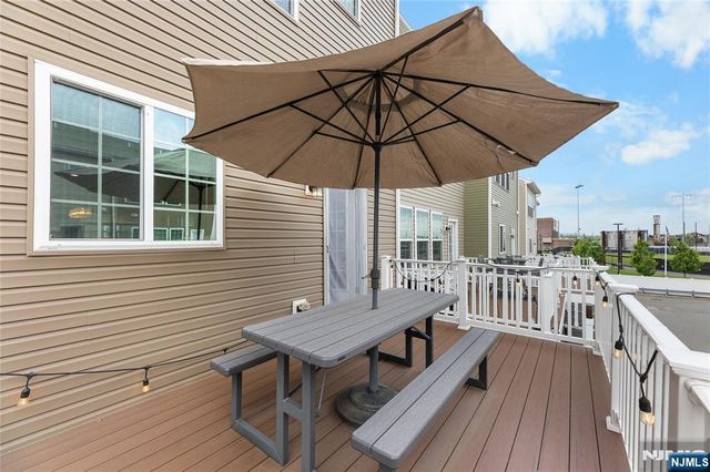 12 Marshall Lane, Wood Ridge, NJ 07075