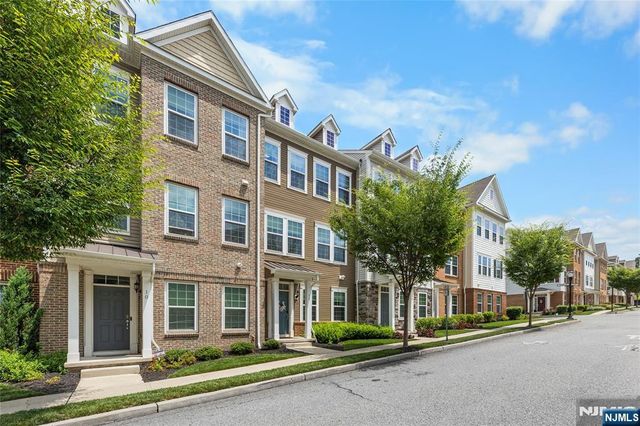 12 Marshall Lane, Wood Ridge, NJ 07075