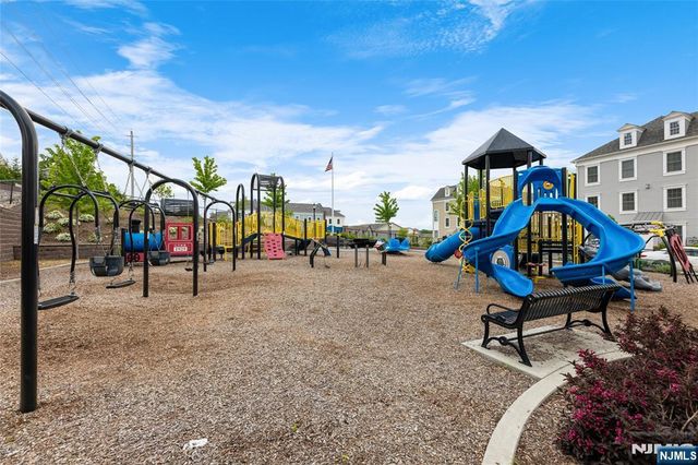 12 Marshall Lane, Wood Ridge, NJ 07075