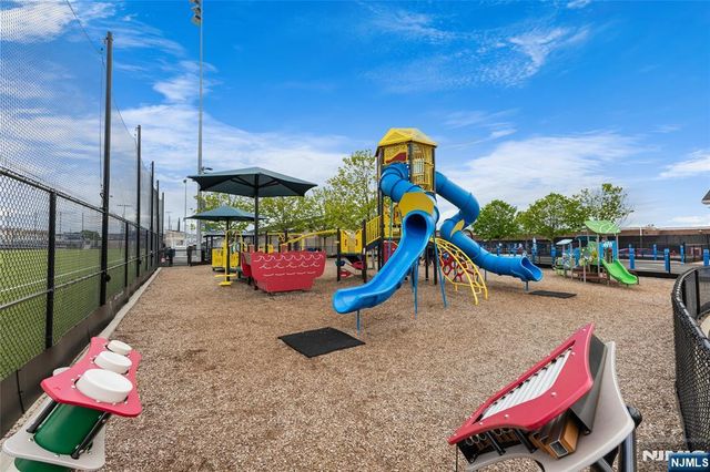 12 Marshall Lane, Wood Ridge, NJ 07075