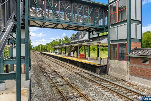 12 Marshall Lane, Wood Ridge, NJ 07075