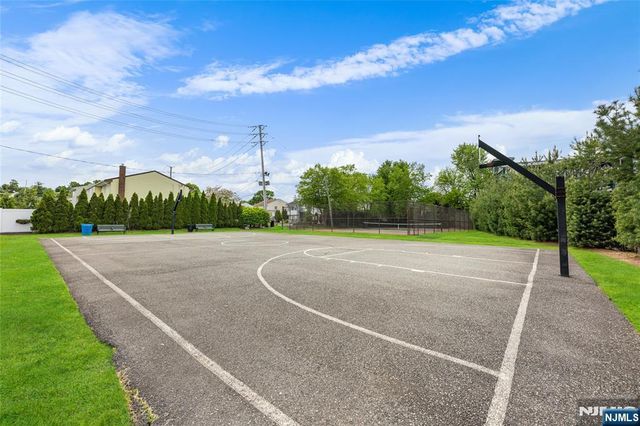 12 Marshall Lane, Wood Ridge, NJ 07075