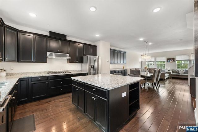 12 Marshall Lane, Wood Ridge, NJ 07075