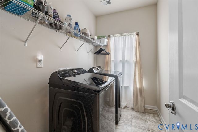 5948 Swift Fox Dr, Moseley, VA 23120