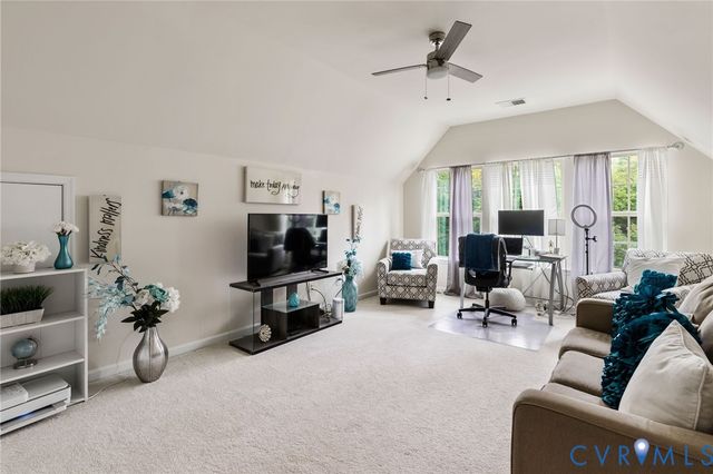 5948 Swift Fox Dr, Moseley, VA 23120