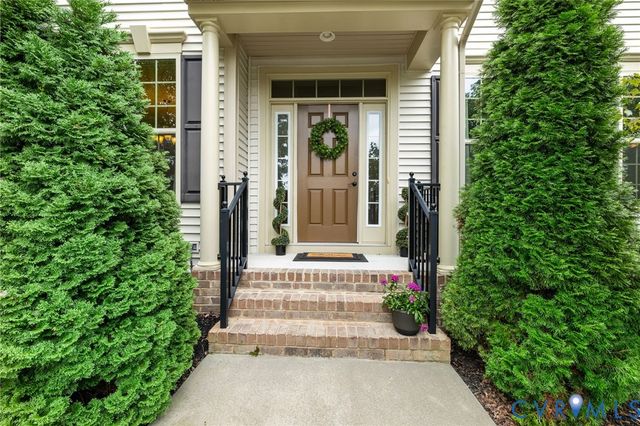 5948 Swift Fox Dr, Moseley, VA 23120