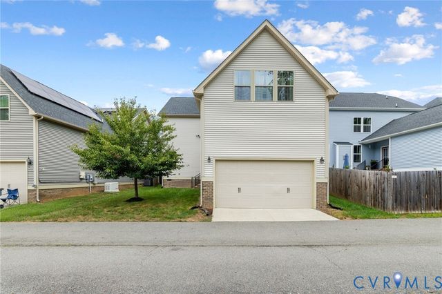5948 Swift Fox Dr, Moseley, VA 23120