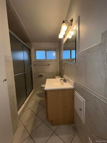 32028 Maine Street, Livonia, MI 48150