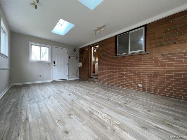 32028 Maine Street, Livonia, MI 48150