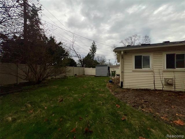 32028 Maine Street, Livonia, MI 48150