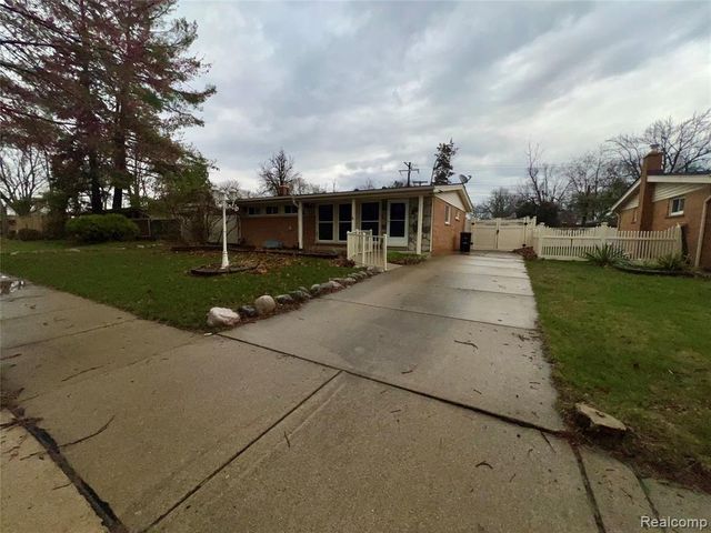 32028 Maine Street, Livonia, MI 48150