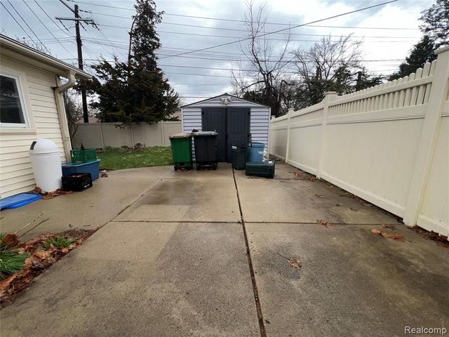 32028 Maine Street, Livonia, MI 48150