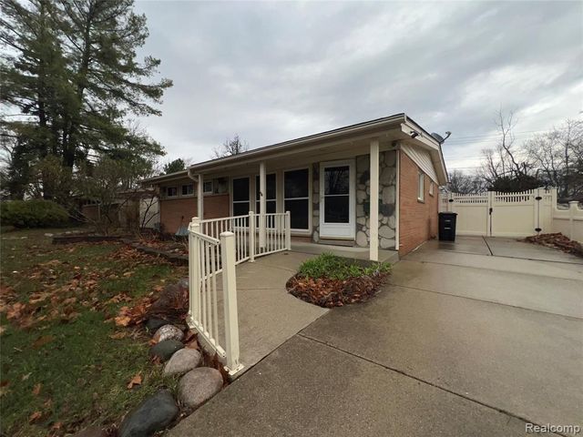 32028 Maine Street, Livonia, MI 48150