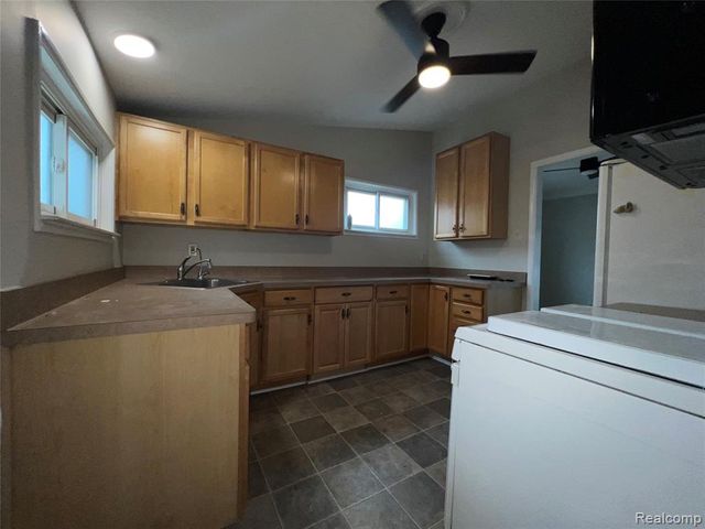 32028 Maine Street, Livonia, MI 48150