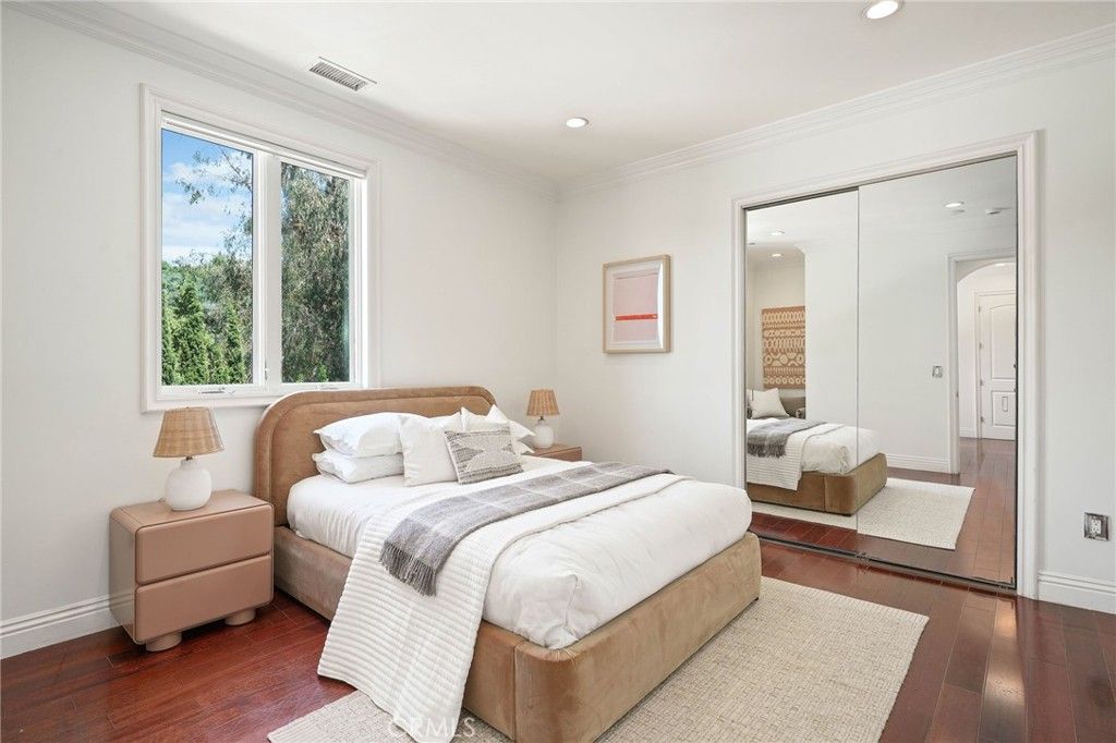 Image 13 of property listing at 3115 Ellington, Los Angeles, CA 90068