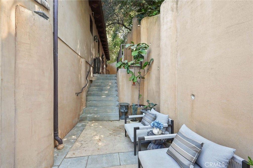 Image 46 of property listing at 3115 Ellington, Los Angeles, CA 90068