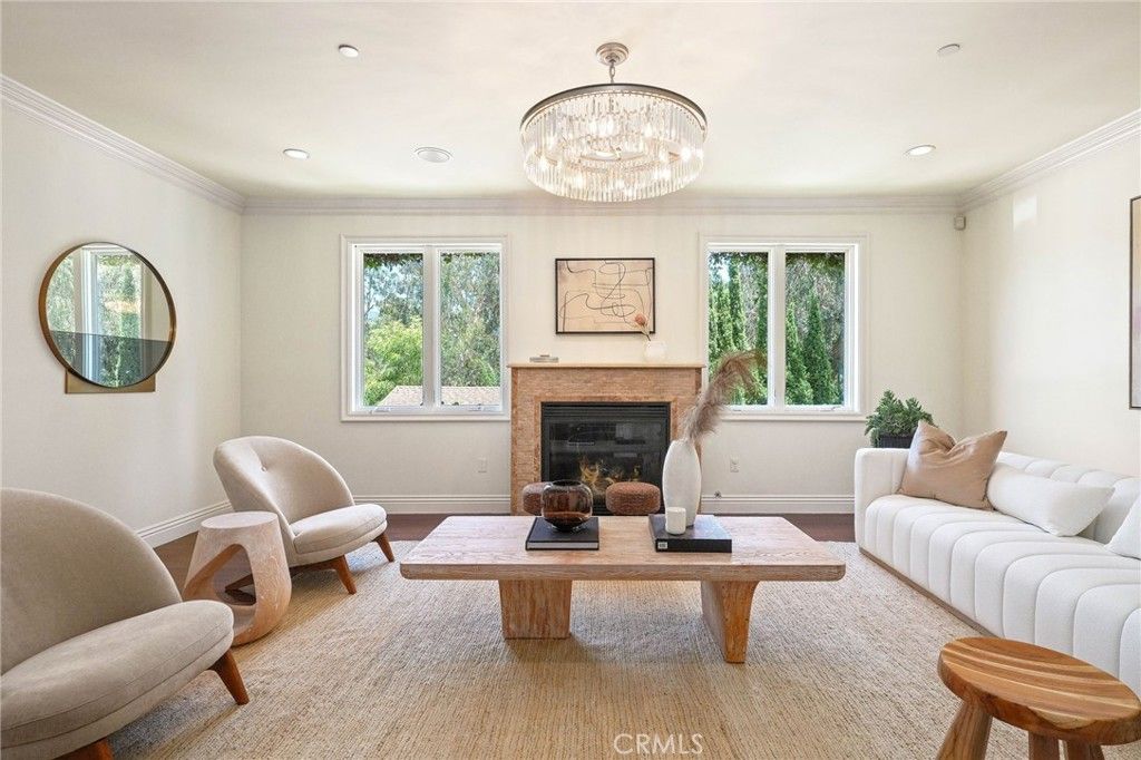 Image 5 of property listing at 3115 Ellington, Los Angeles, CA 90068