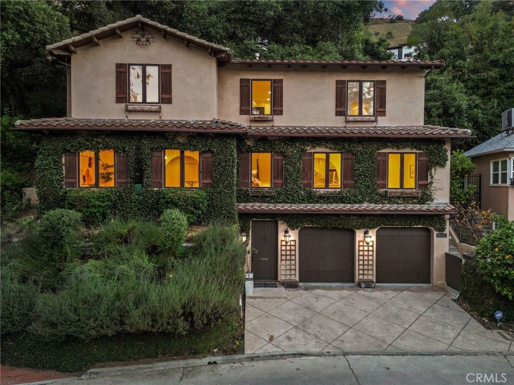 Image 53 of property listing at 3115 Ellington, Los Angeles, CA 90068