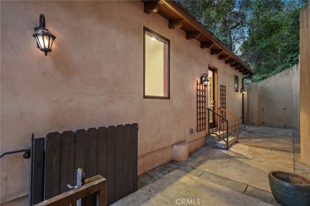 Image 55 of property listing at 3115 Ellington, Los Angeles, CA 90068