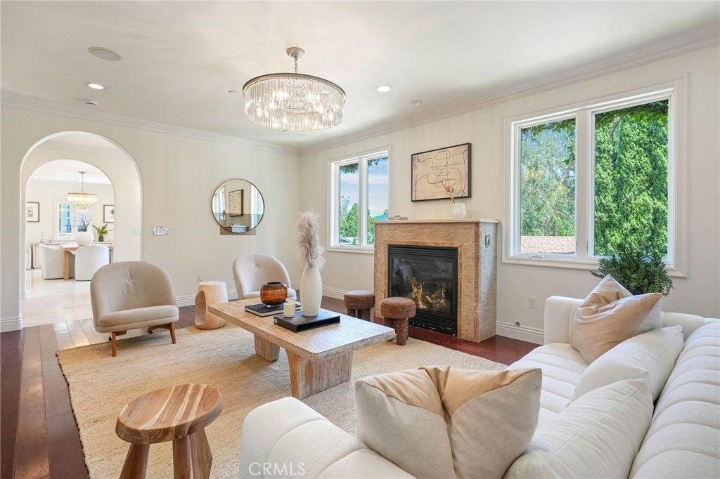 Image 9 of property listing at 3115 Ellington, Los Angeles, CA 90068