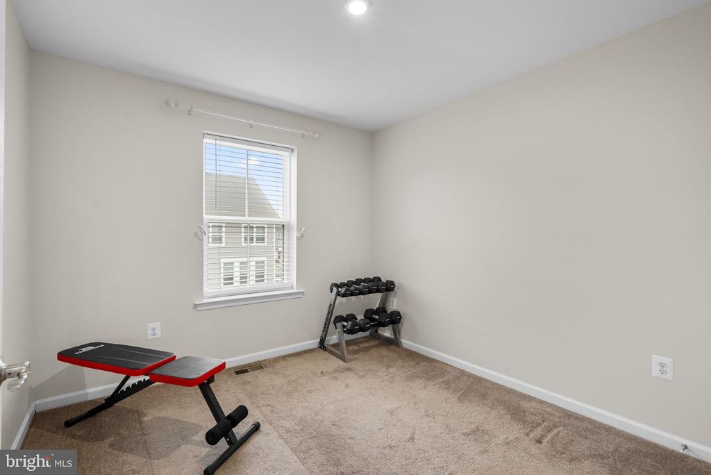Image 17 of property listing at 1304 QUIET LAKE CV, Crofton, MD 21114