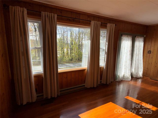 14 Lake View Drive N, Marion, NC 28752