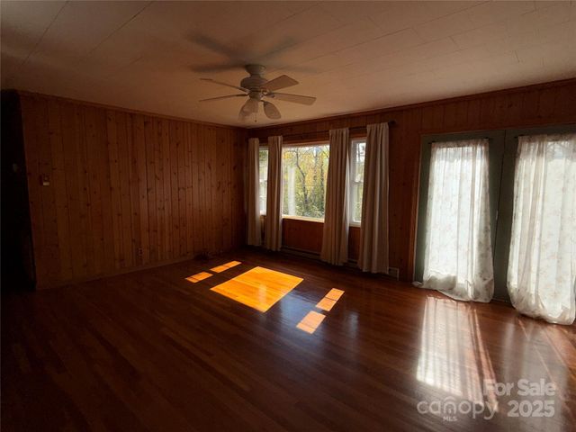 14 Lake View Drive N, Marion, NC 28752