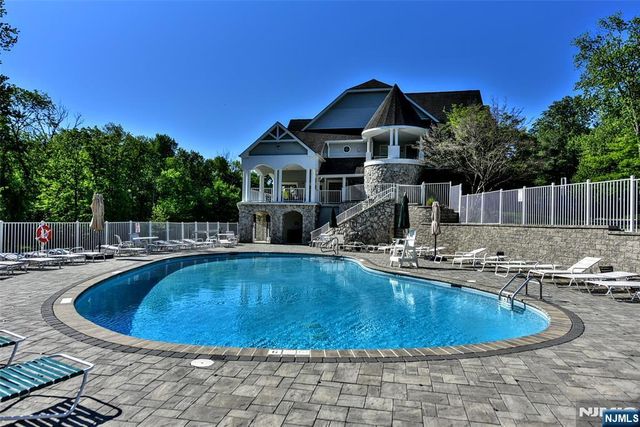 509 Chatfield Drive, Pequannock Township, NJ 07444