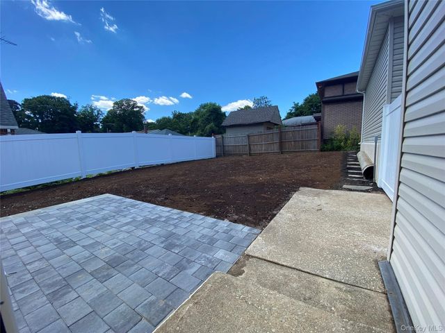 9 Nassau Road 1, Glen Cove, NY 11542