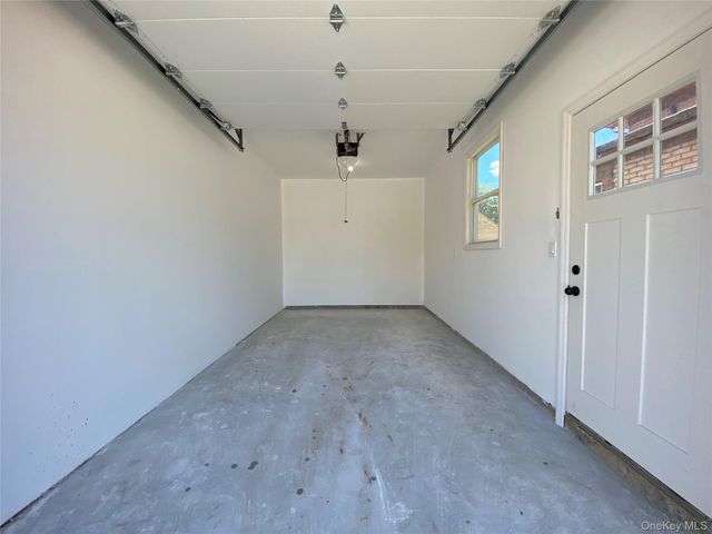 9 Nassau Road 1, Glen Cove, NY 11542