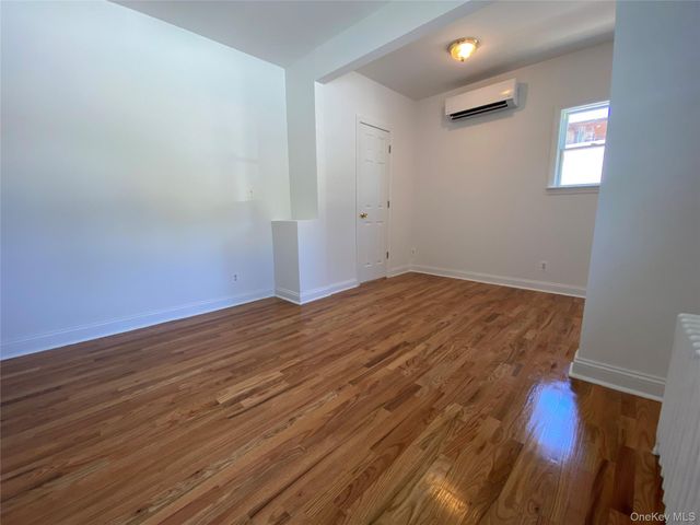 9 Nassau Road 1, Glen Cove, NY 11542