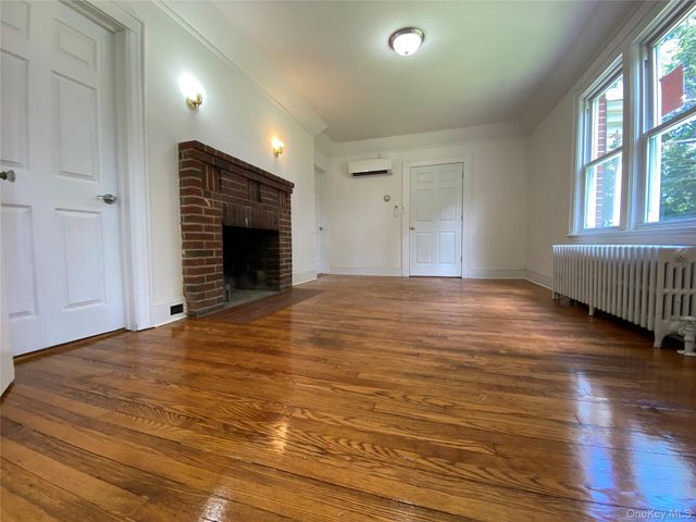 9 Nassau Road 1, Glen Cove, NY 11542