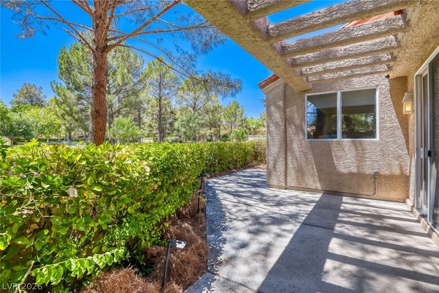 8275 Round Hills Circle, Las Vegas, NV 89113