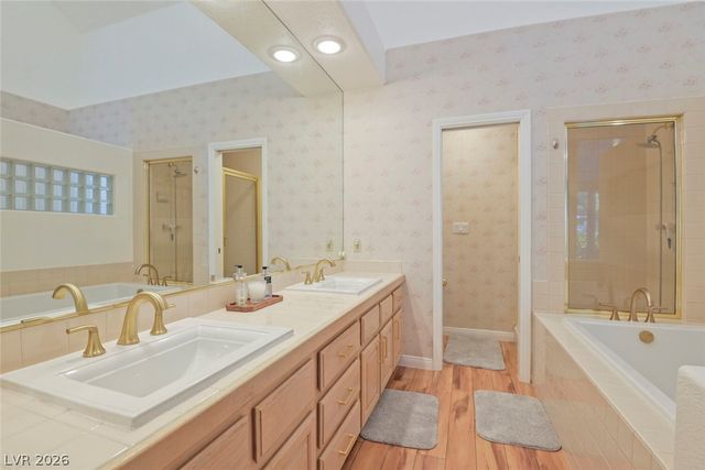 8275 Round Hills Circle, Las Vegas, NV 89113