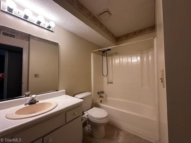 5611 Hornaday Road L, Greensboro, NC 27409