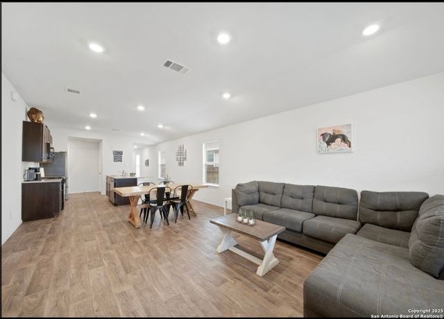 12221 Mulberry, San Antonio, TX 78245