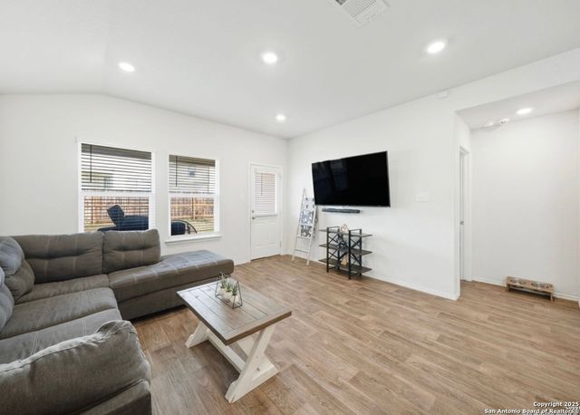 12221 Mulberry, San Antonio, TX 78245