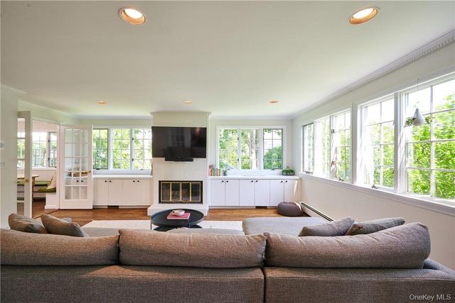 11 Lebanon Road, Scarsdale, NY 10583